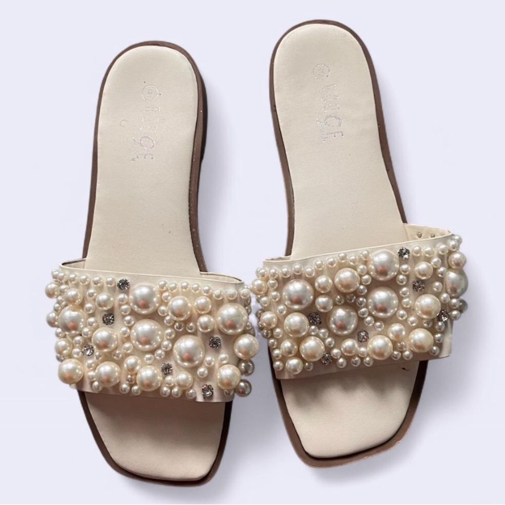 Elegant Pearl Embellished Slides